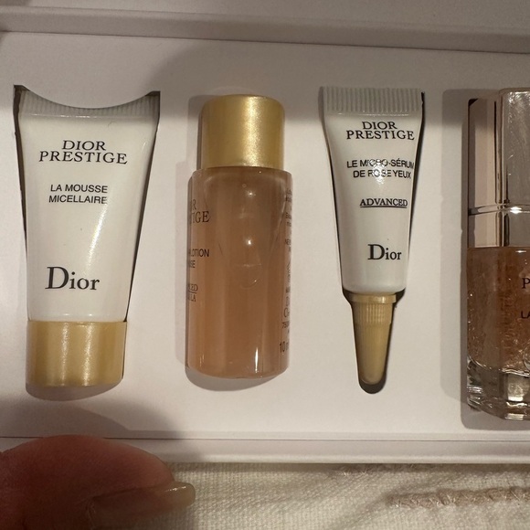 Dior prestige travel kit - Picture 5 of 6